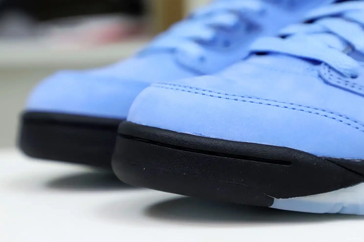 SE 401 BLEU UNIVERSITY JORDAN DV1310 AIR 5 BLACK-WHITE RETRO BLUE Kimikick 0511